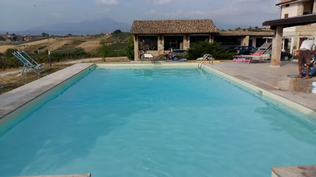 Il paesaggio collinare della Val Vibrata visto dall'Agriturismo Lu Feschiuole